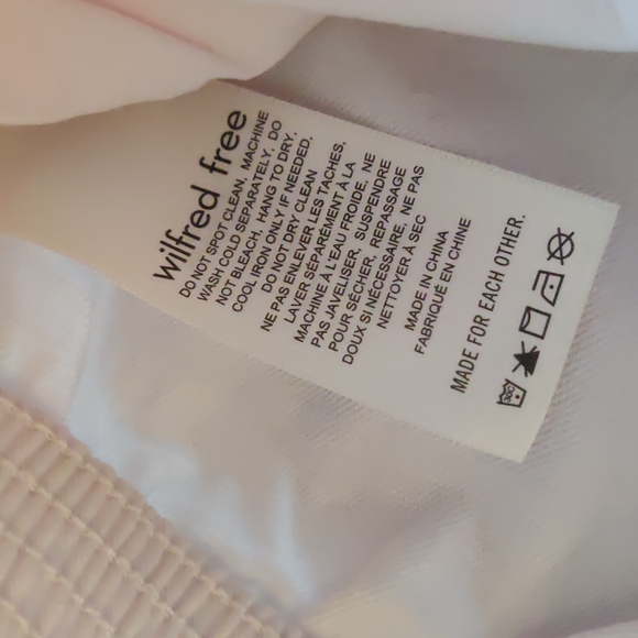 Wilfred Free Nova Shorts Aritzia - Picture 3 of 5